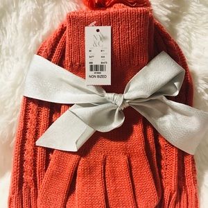 New York & Company Knitted Hat & Gloves
